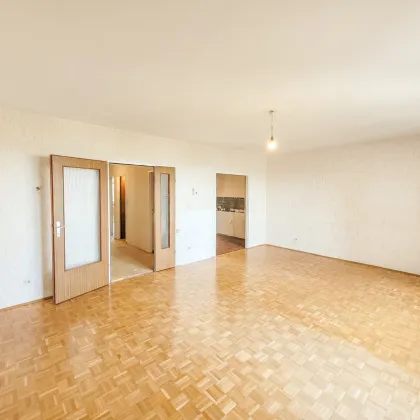 PROVISIONSFREI VOM EIGENTÜMER! SÜD-LOGGIA! FERNSICHT 3/4-ZIMMER WOHNUNG MIT TERRASSE NÄHE STEINHOFGRÜNDE! - Bild 3