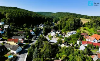 Wohnhaus mit Ausbaupotenzial für eine vermietbare Einheit im angrenzenden Bauernhaus !