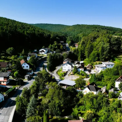 Wohnhaus mit Ausbaupotenzial für eine vermietbare Einheit im angrenzenden Bauernhaus ! - Bild 3