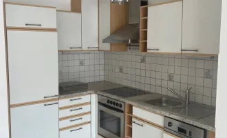 2 Zi. Wohnung mit großer Terrasse  - Wohnen in zentraler Lage !!