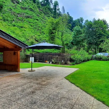 Neuwertige, generalsanierte Eigentumswohnung mit Garten und Carport - Bild 3