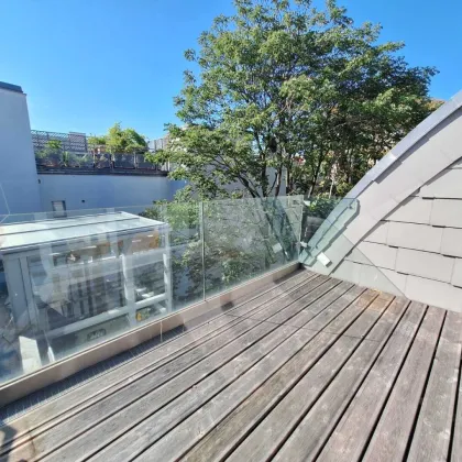 360 Tour / Moderne, exklusive 2-Zimmer-Maisonette-Dachterrassenwohnung mit Parkblick in bester Lage des 9. Bezirks - Bild 3