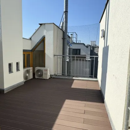 unbefristet mieten: DG- Wohnung mit großer Terrasse in Bestlage // Besichtigung gewünscht? - Link in Beschreibung - Bild 3