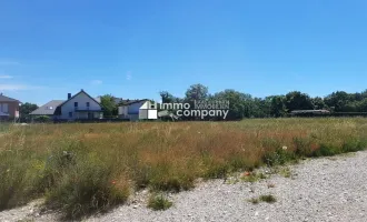 Großer aufgeschlossener Baugrund in zentraler Lage