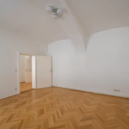 ++BFG4++ Gepflegte 2 Zimmer Wohnung, perfekte Lage, toller Altbau! - Bild 3