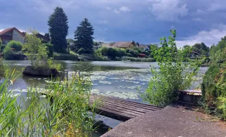 Sehr großes Grundstück direkt am See !!