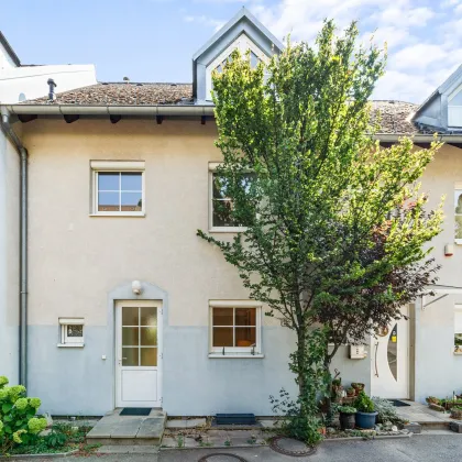 Familienglück! Gepflegtes 5-Zimmer Reihenhaus mit viel Platz in Ruhelage! Terrasse mit Garten • Carport • Keller! Gute Infrastruktur! - Bild 3