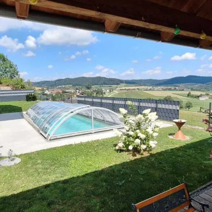 *SCHNÄPPCHEN* Traumhaftes 1-2 Familienhaus mit Pool und Gewaltiger Aussicht in TOP-Aussichtslage - Bild 3