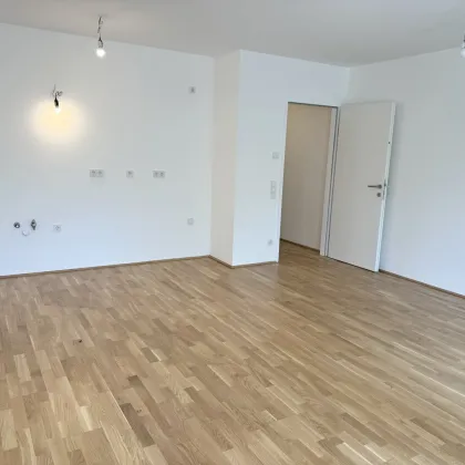 Wunderschöne Wohnung mit Blick auf den Park in Bestlage zur Mariahilfer Straße!! - Bild 2