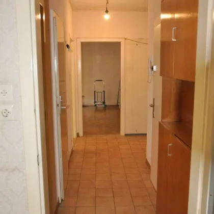 RENOVIERUNGSHIT IN BESTER LAGE - GERÄUMIGE 3-ZIMMER MIT BALKON UM €379.000 IN OBERDÖBLING - Bild 2