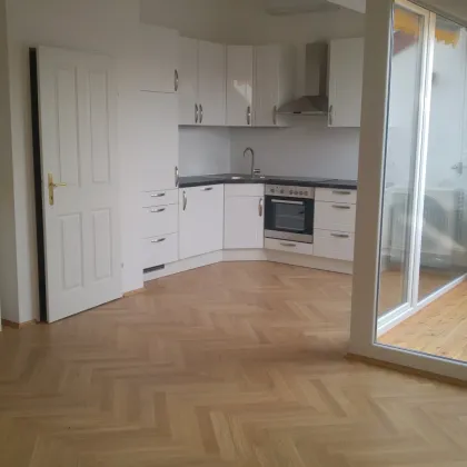 Dachgeschosswohnung mit Terrasse und Loggia in ruhiger Lage! - Bild 2