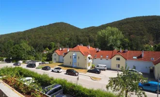 Moderne Wohnung mit Loggia in Berndorf - Perfekt für Singles oder Paare!