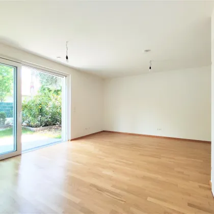 MODERNES Reihenhaus auf 3 Ebenen! 6 Zimmer! Garten mit Terrasse! Balkon! Parkplatz! Erdwärme! - Bild 2