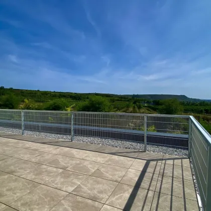 Erstbezug Mini Penthouse mit großer Terrasse und wunderschönem Ausblick - Bild 2