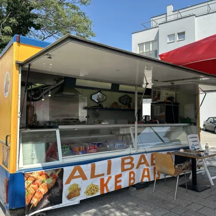 Verkaufsstand (Imbisswagen) nahe Bahnhofplatz im Utoya-Park - Bild 2