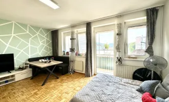 FAMILIEN AUFGEPASST : Sehr helle Maisonette mit sonnigem Balkon und Tiefgaragenparkplatz