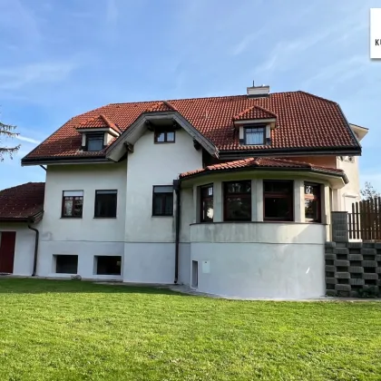 Bezugsfertiges Zweifamilienhaus mit großzügigem Garten und Garagen! - Bild 2