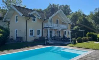 Henndorf am Wallersee: Einfamilienhaus mit Seeblick!