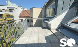 #SQ - LICHTDURCHFLUTETE DACHGESCHOSSWOHNUNG MIT BALKON IN RUHELAGE!