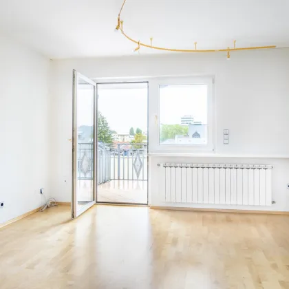 Perfekte Gelegenheit: Dachgeschoß- Wohnung mit Terrasse - Bild 2