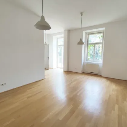 Laurenzgasse! 3 Zimmer-Altbauwohnung im 2. Stock mit 8m2 Balkon und Grünblick! - Bild 3