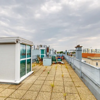 Moderne 3-Zimmer Dachterrassenwohnung // BALKON // GARAGENSTELLPLATZ - Bild 2