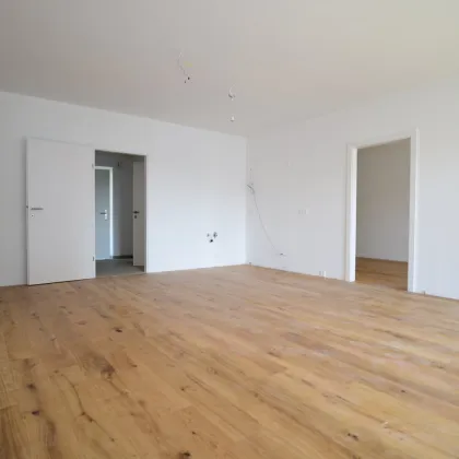 Exklusive Erstbezug: Moderne 4-Zimmer Wohnung mit Balkon, Stellplätzen und hochwertiger Ausstattung in Kalsdorf! Gleich Anfragen! - Bild 2