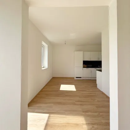 TOLLE 3 ZIMMER MIETWOHNUNG ÜBER 2. ETAGEN MIT BALKON UND GARAGE - Bild 2