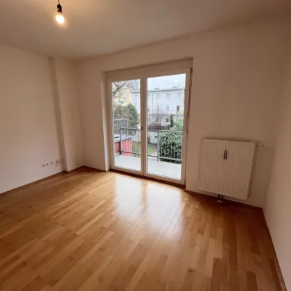 Nette 2-Zimmer-Wohnung Nähe Citypark, inklusive Tiefgarageplatz! - Bild 2