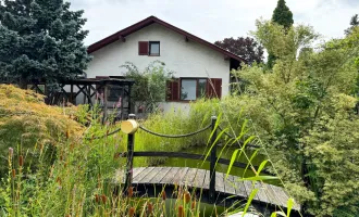 Traum-Garten mit Steg & Teich und leicht renovierungsbedürftigen Haus