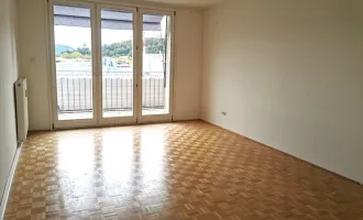 Studenten/Pärchen aufgepasst: Hübsche 2-Zimmer-Wohnung mit Schlossbergblick Nähe Rosenhain und Uni!