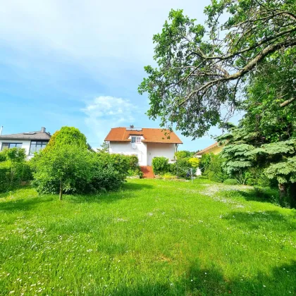 WOW! Erfüllen Sie Ihren Traum vom eigenen Haus! 8 Zimmer + Riesiger Garten + Viel Grün + Traumterrasse mit Fernblick! Mehr Lebensqualität - Mehr vom Leben! Jetzt zugreifen! - Bild 3