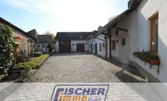 Sanierungsbedürftiges Bauernhaus (zwei Wohneinheiten) mit ruhigem Innenhof und Garten am Ende einer Sackgasse