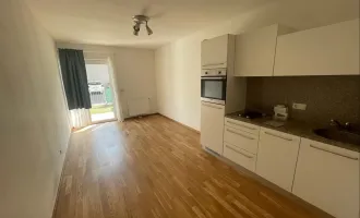 Neuwertige Singlewohnung mit Balkon in zentraler Lage ...!