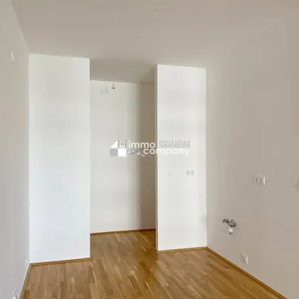 Moderne 2-Zimmer-Wohnung mit Balkon / Erstbezug - Bild 2