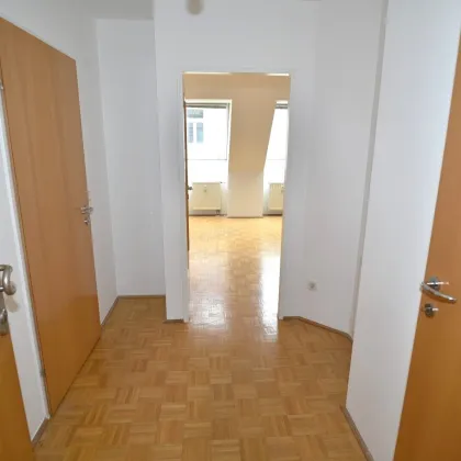 ***Charmante 1-Zimmer Dachgeschoßwohnung im Herzen von Wien - nahe der beliebten Mariahilfer Straße *** - Bild 3