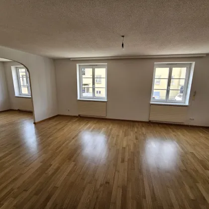 Einzugsbereite großzügige, gut geschnittene 5-Zimmer Wohnung mit 22 m² Terrasse in Nußdorf, 2 Bäder, Garage - Bild 2