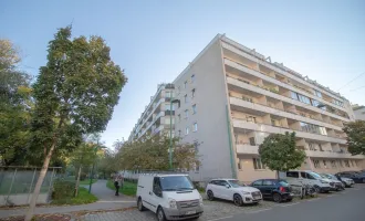 Stilvolles Wohnen mit Loggia in zentraler Lage - 4-Zimmer Wohnung