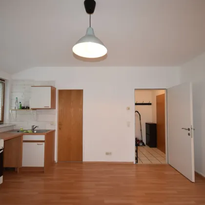 "GRÖDIG - Kleines 2 Zimmer Dachgeschoss-Apartment in Ruhelage" - Bild 2