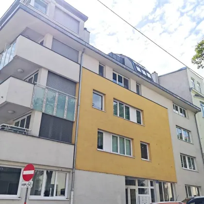 TÜRKENSCHANZPARK-Nähe, sonnige 47 m2 Neubau mit 4 m2 Balkon, Wohnküche, 1 Zimmer, Wannenbad, Parketten, Bastiengasse - Bild 3