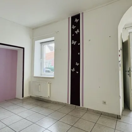 Großzügige, helle Wohnung im Ortskern von Zistersdorf - Bild 2