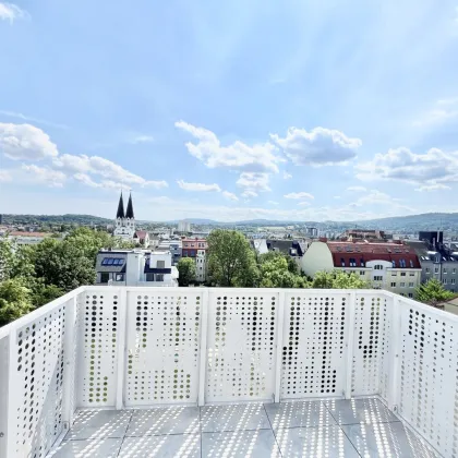 DACHTRAUM - GRÜN+FERNBLICK I ERSTBEZUG MIT TERRASSE + BALKON + TIEFGARAGE IN 1140 WIEN - Bild 2