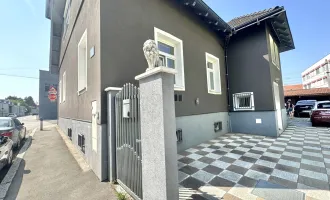 Haus mit großem Entwicklungspotential I Trennbar auf 2 Wohneinheiten I  Veranda, Garten und Stellplätze – Aufstockungsmöglichkeit um ca. 170 m²