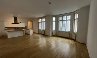 neu ausgemalte 4-Zimmerwohnung mit innenhofseitigen Balkon in guter Lage!