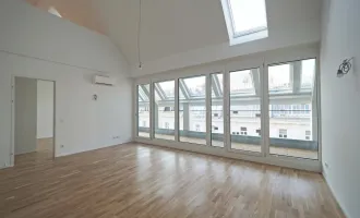 SALZGRIES | ERSTBEZUG | außergewöhnliche 2-Zimmer+Galerie-DG-Maisonette mit Balkon, Loggia und Terrasse