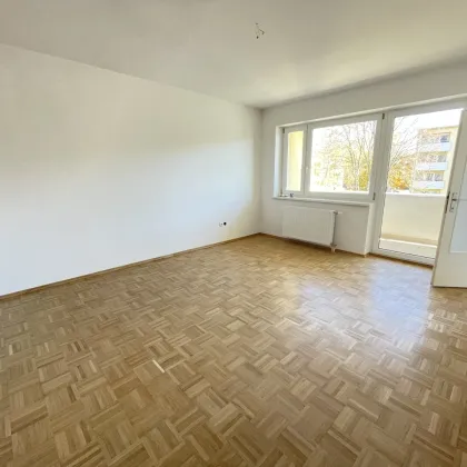 Geräumige Zweizimmerwohnung und Balkon mit toller Aussicht! - Bild 2