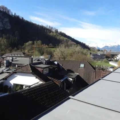 Über den Dächer der Feldkircher Stadt! Tolle 2-Zimmerwohnung mit Balkon & TG zu vermieten! - Bild 2