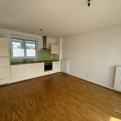 Helle 2-Zimmer-Wohnung mit Loggia inkl. Tiefgarage! - Bild 2