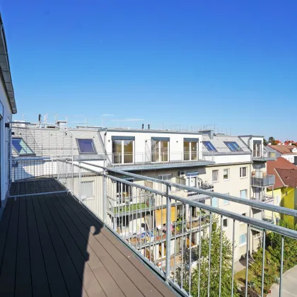 Klimatisierte 2-Zimmer-Dachgeschoßwohnung mit Balkon im Neubau - Bild 2