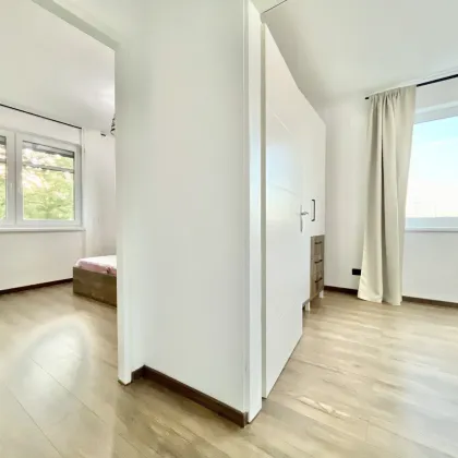 ERSTBEZUG nach Sanierung - 4 Zimmer - ca. 88m² WFL - Loggia - Luftwärmepumpe - Hochwertig möbliert - PKW-Stellplatz möglich - Bild 3